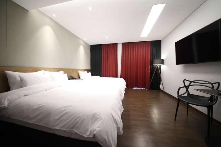 Room 31 of 117