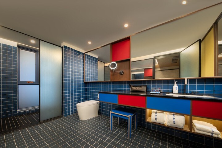 Room 22 of 25