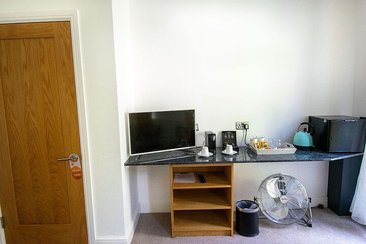 Room 22 of 283