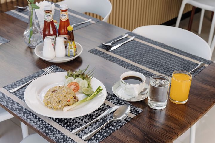 Breakfast/Coffee Service 32 of 47