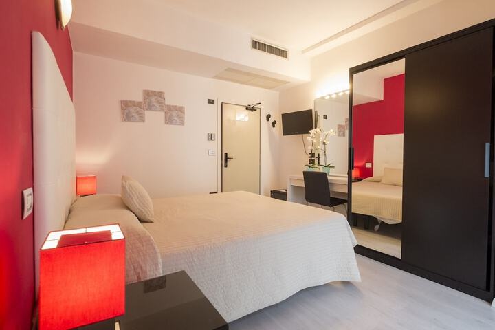 Room 6 of 37