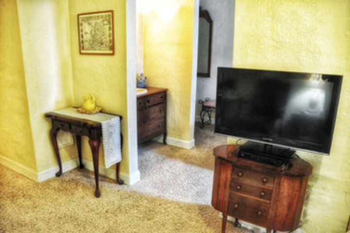 Room 52 of 77