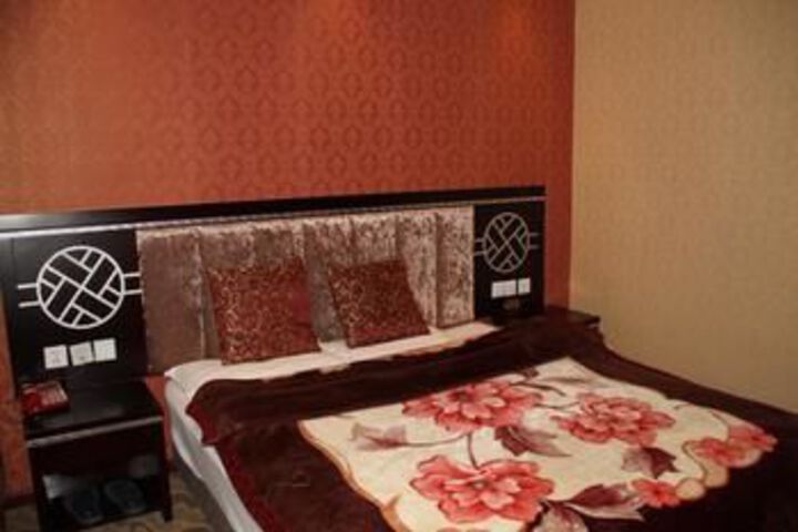 Room 32 of 62