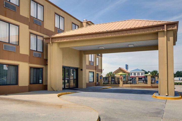 Hotel 67 of 68