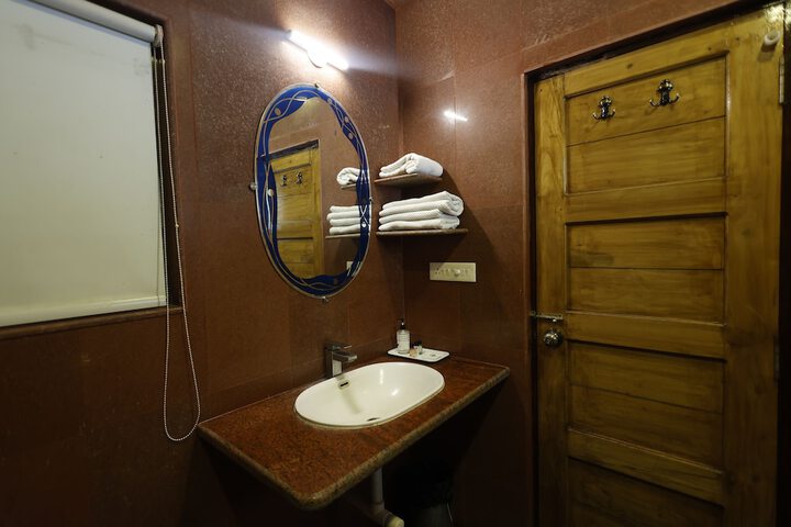 Room 60 of 100