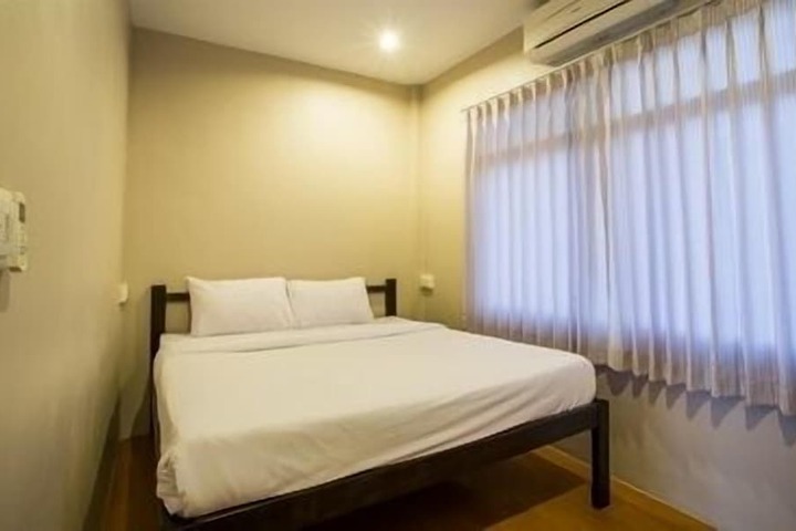 Room 25 of 49