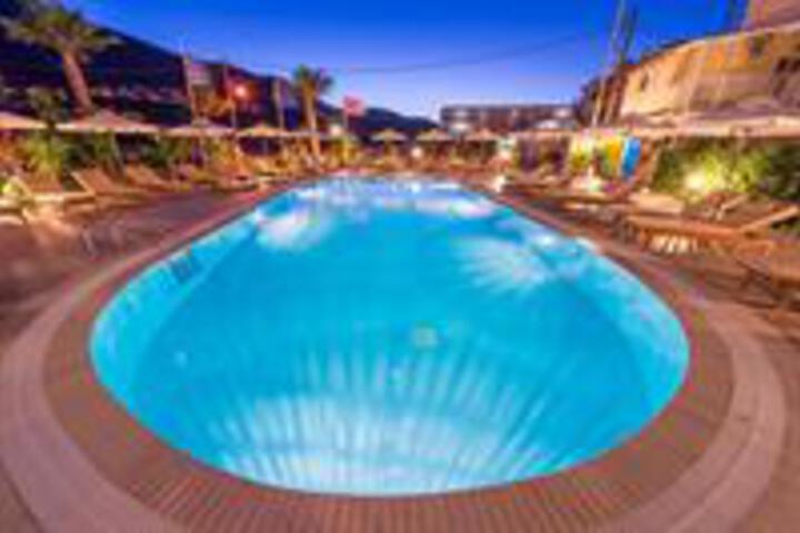 CLIO HOTEL