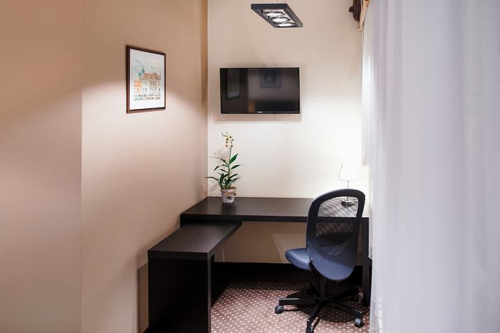 Room 28 of 60