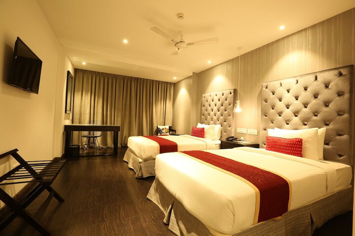 Room 15 of 40