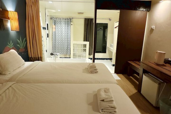 Room 18 of 46