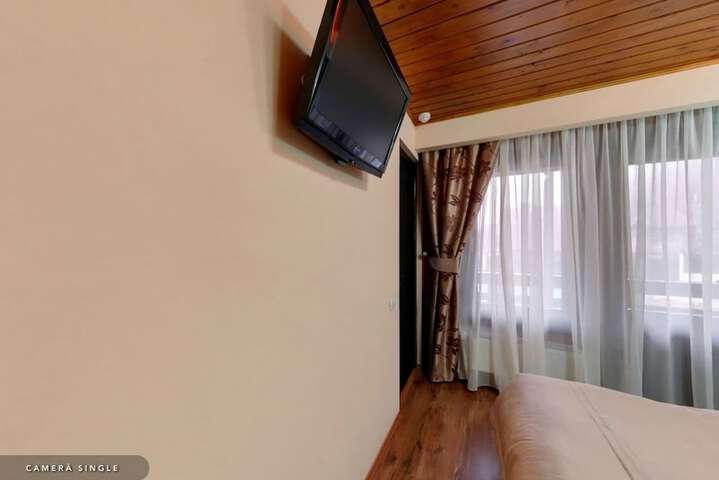 Room 4 of 23