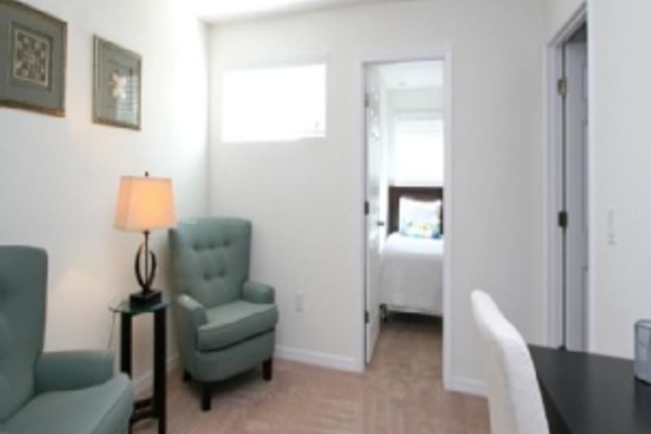 Room 33 of 299