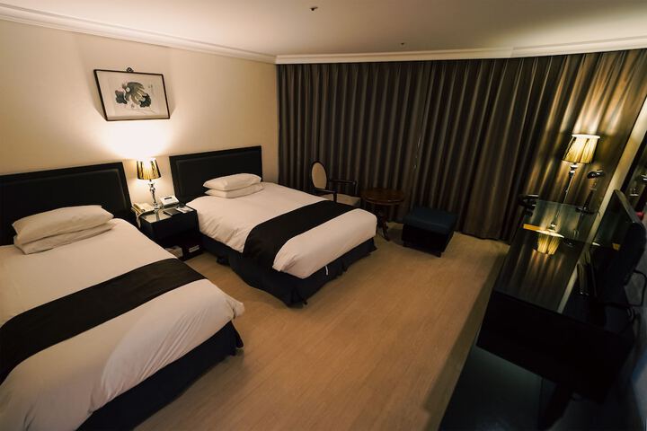 Room 12 of 79