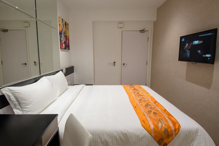 Room 12 of 38