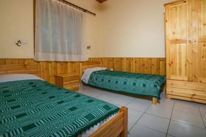 Room 8 of 15