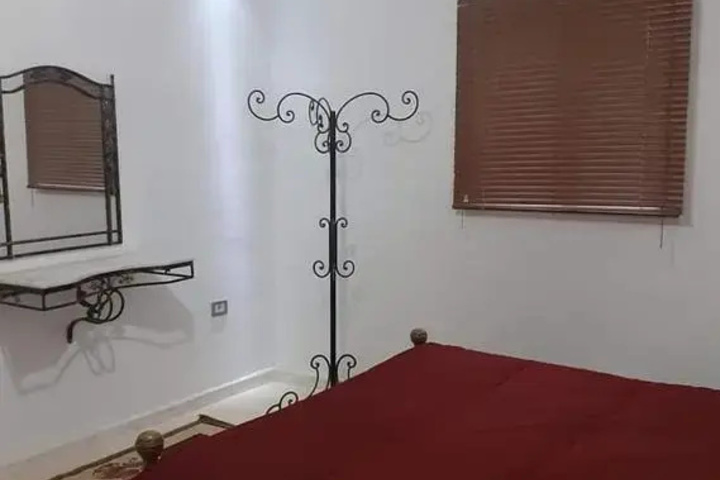 Room 2 of 3