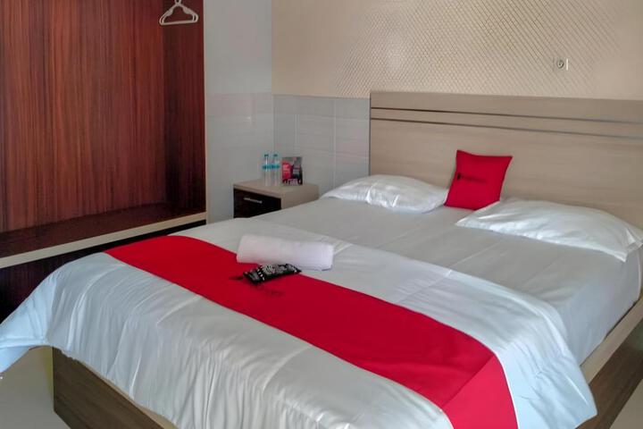 Exterior of RedDoorz at Tinggede Area Palu