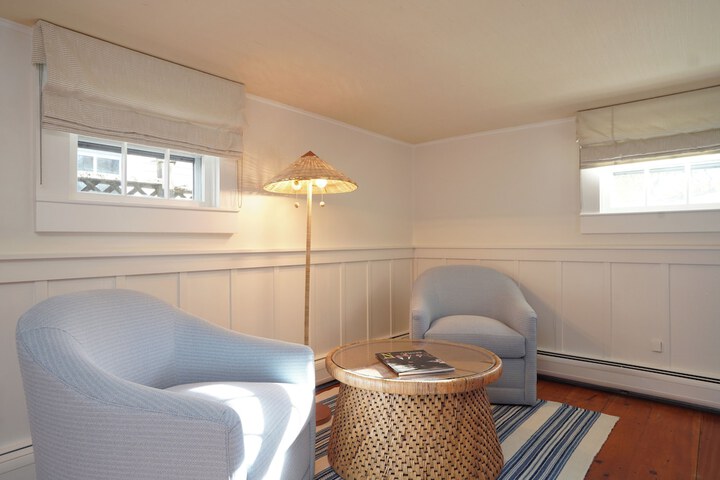 Room 12 of 42