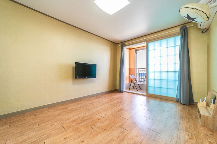 Room 19 of 63