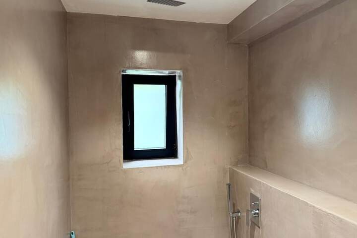 Room 49 of 95