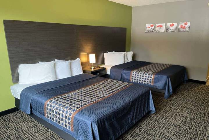 2 Queen Beds Deluxe (2 of 19)