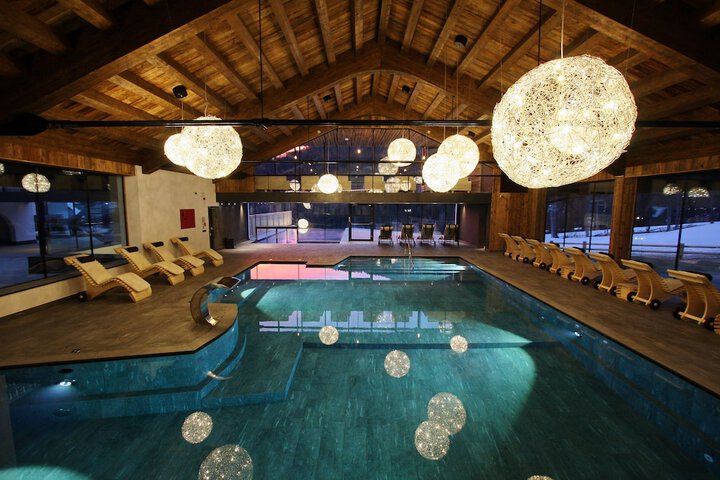 Pool 41 of 91