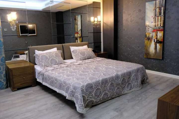 Room 14 of 25