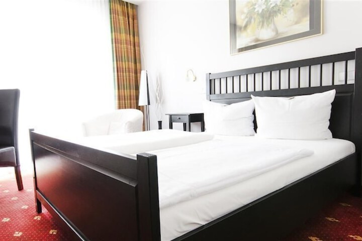 Room 6 of 26