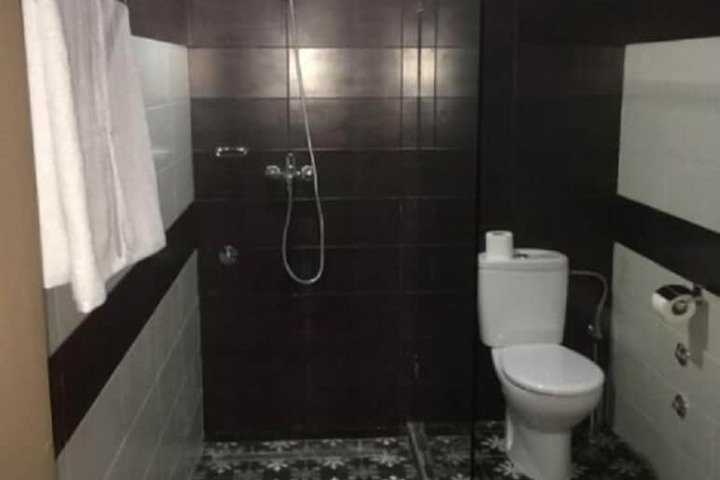 Room 9 of 15