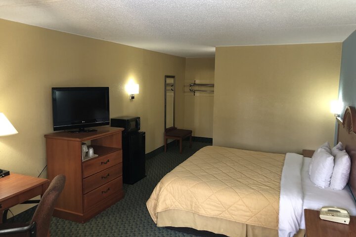 1 King Bed (13 of 20)