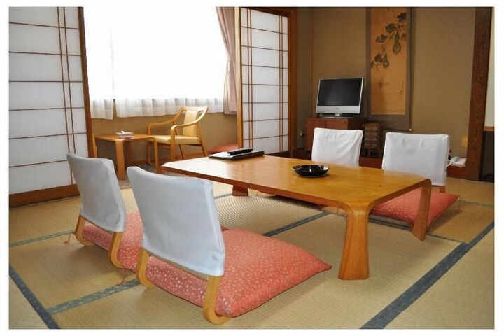 Room 5 of 30