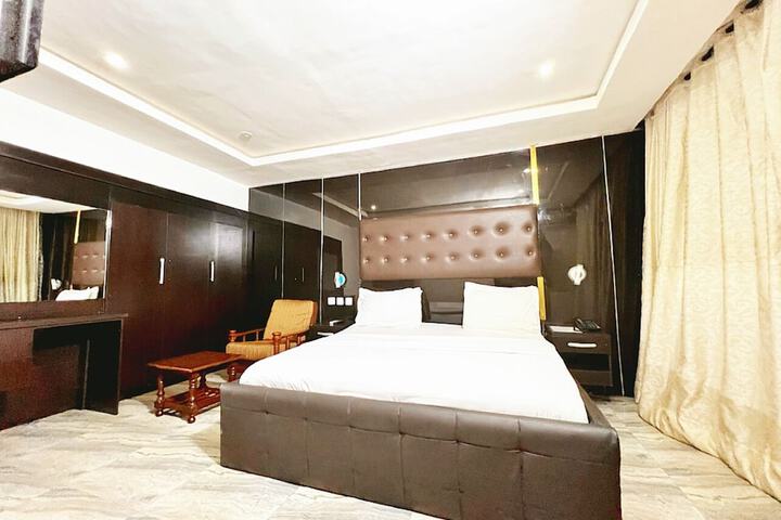 Room 27 of 45