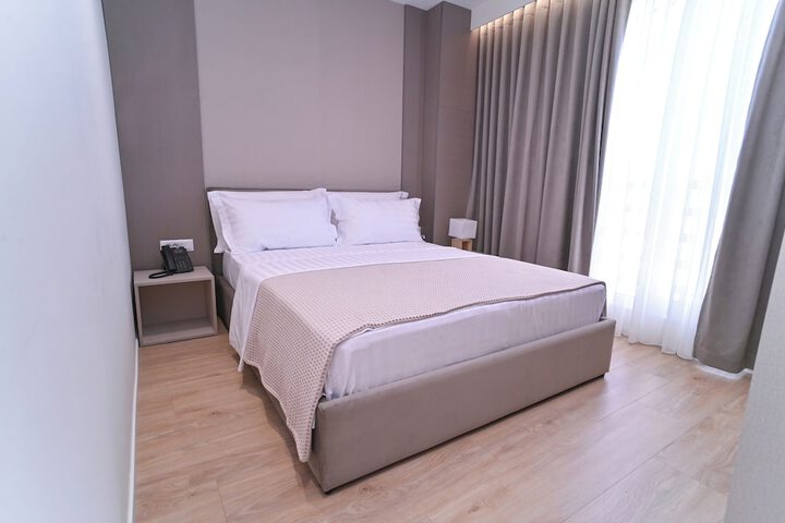 Room 11 of 26