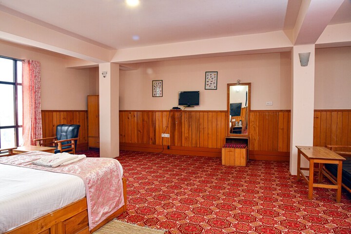 Room 14 of 38