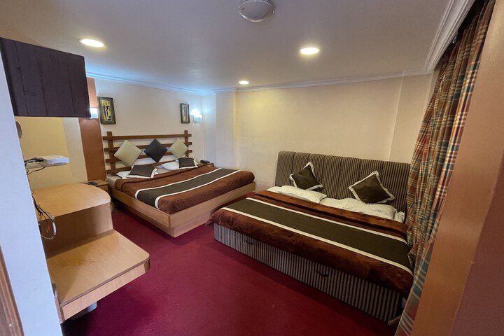 Room 12 of 15