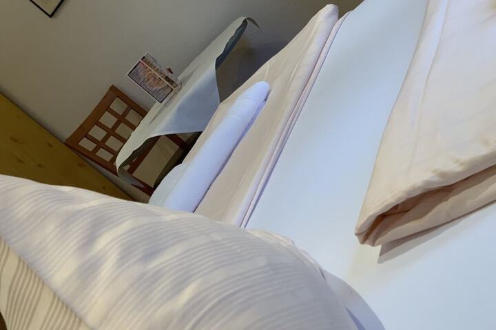 Room 2 of 29