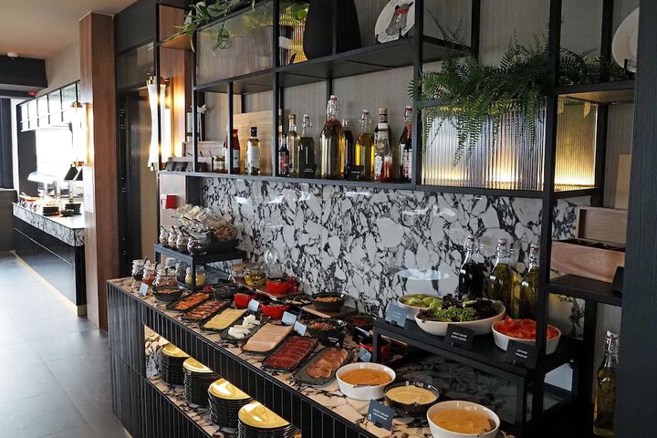 Dining 54 of 70