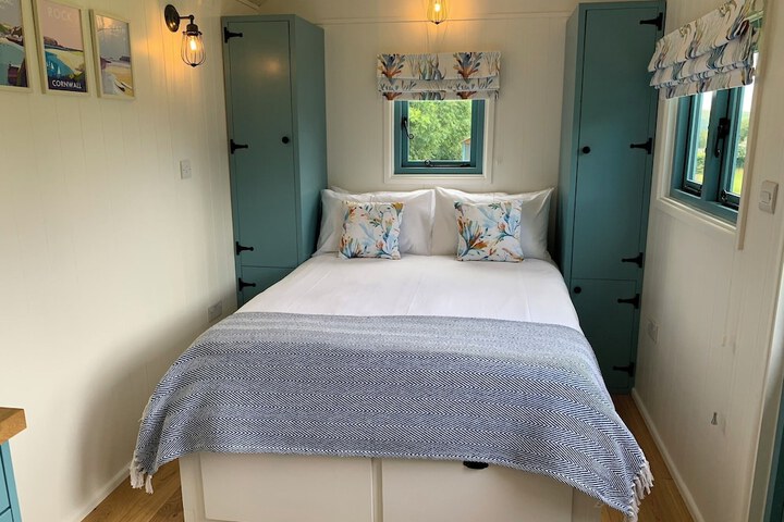 Room 6 of 44