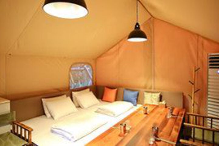 Room 17 of 27