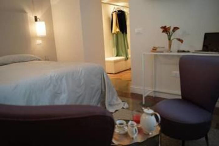 Room 7 of 25