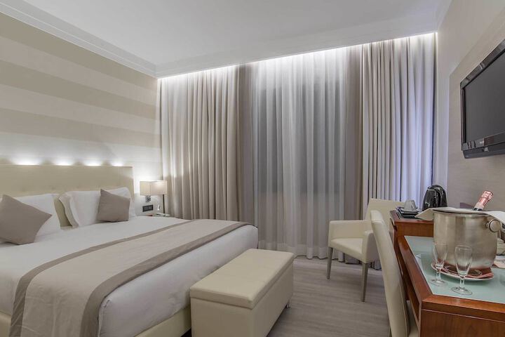 Room 44 of 173