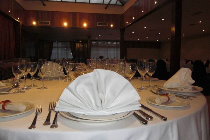 Ballroom/Hall 12 of 23