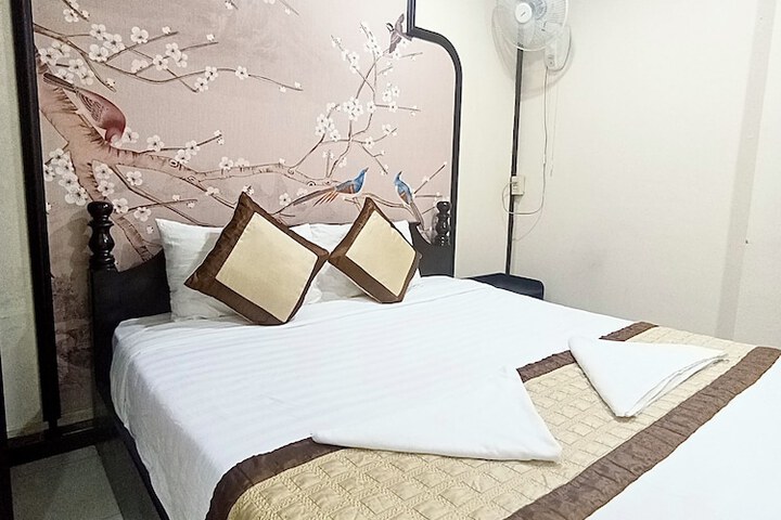 Room 7 of 36