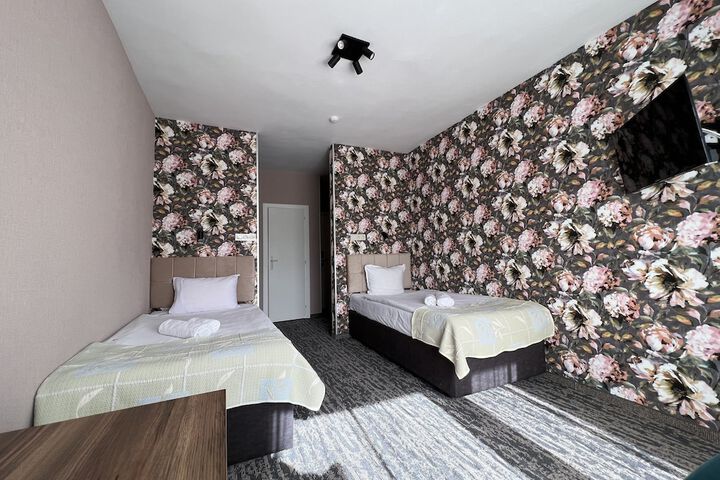 Room 10 of 24