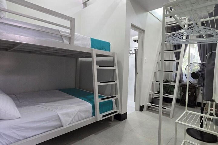 Room 4 of 26