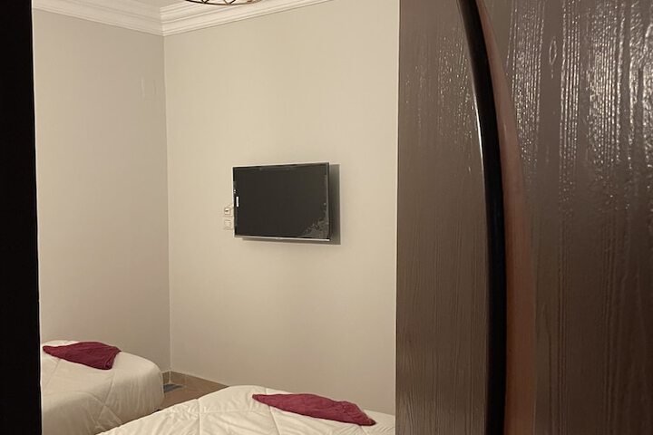 Room 17 of 37