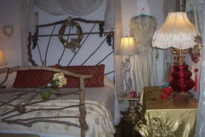Room 9 of 22