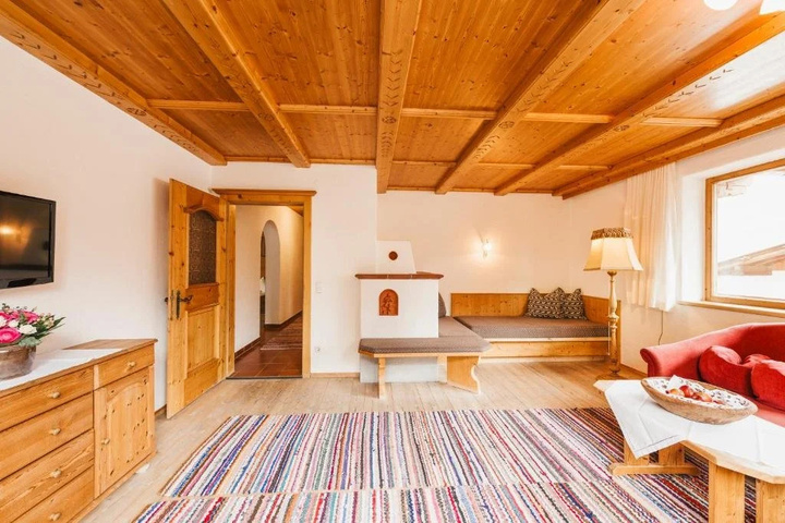 Room 5 of 14