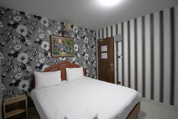 Room 16 of 31