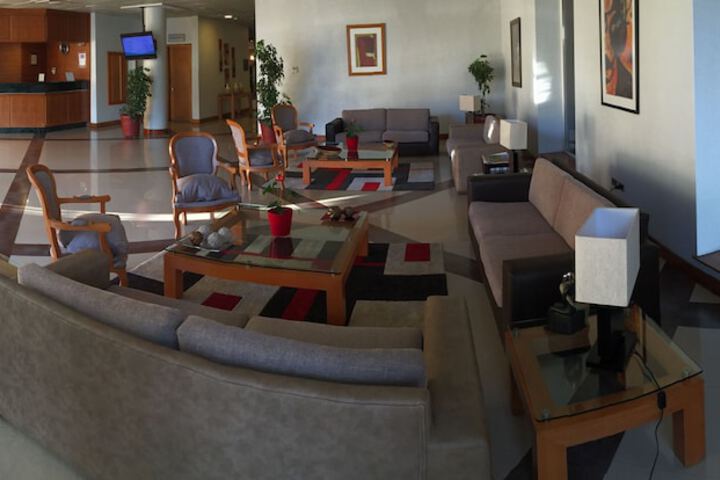 Entrance & Lobby